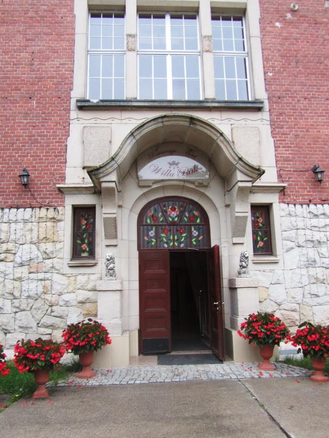 Hotel Willa Park Zagan Exterior photo